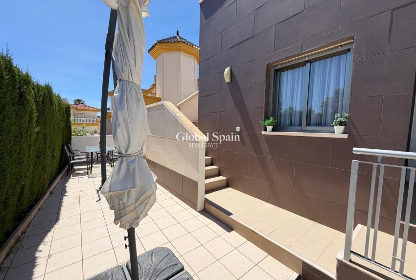 Wederverkoop - VILLA -
CIUDAD QUESADA
