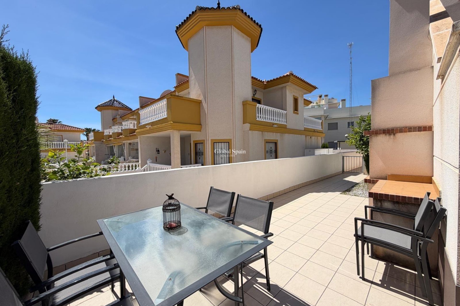 Wederverkoop - VILLA -
CIUDAD QUESADA