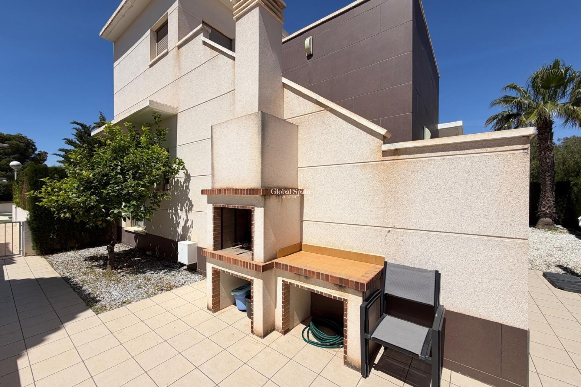 Wederverkoop - VILLA -
CIUDAD QUESADA