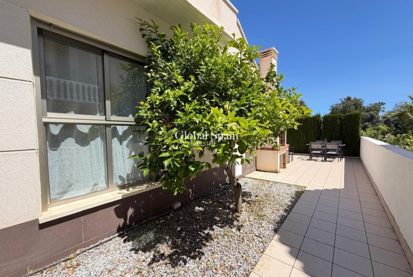 Wederverkoop - VILLA -
CIUDAD QUESADA
