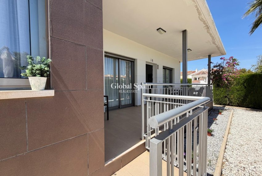Wederverkoop - VILLA -
CIUDAD QUESADA