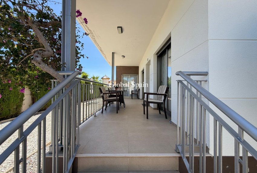 Wederverkoop - VILLA -
CIUDAD QUESADA