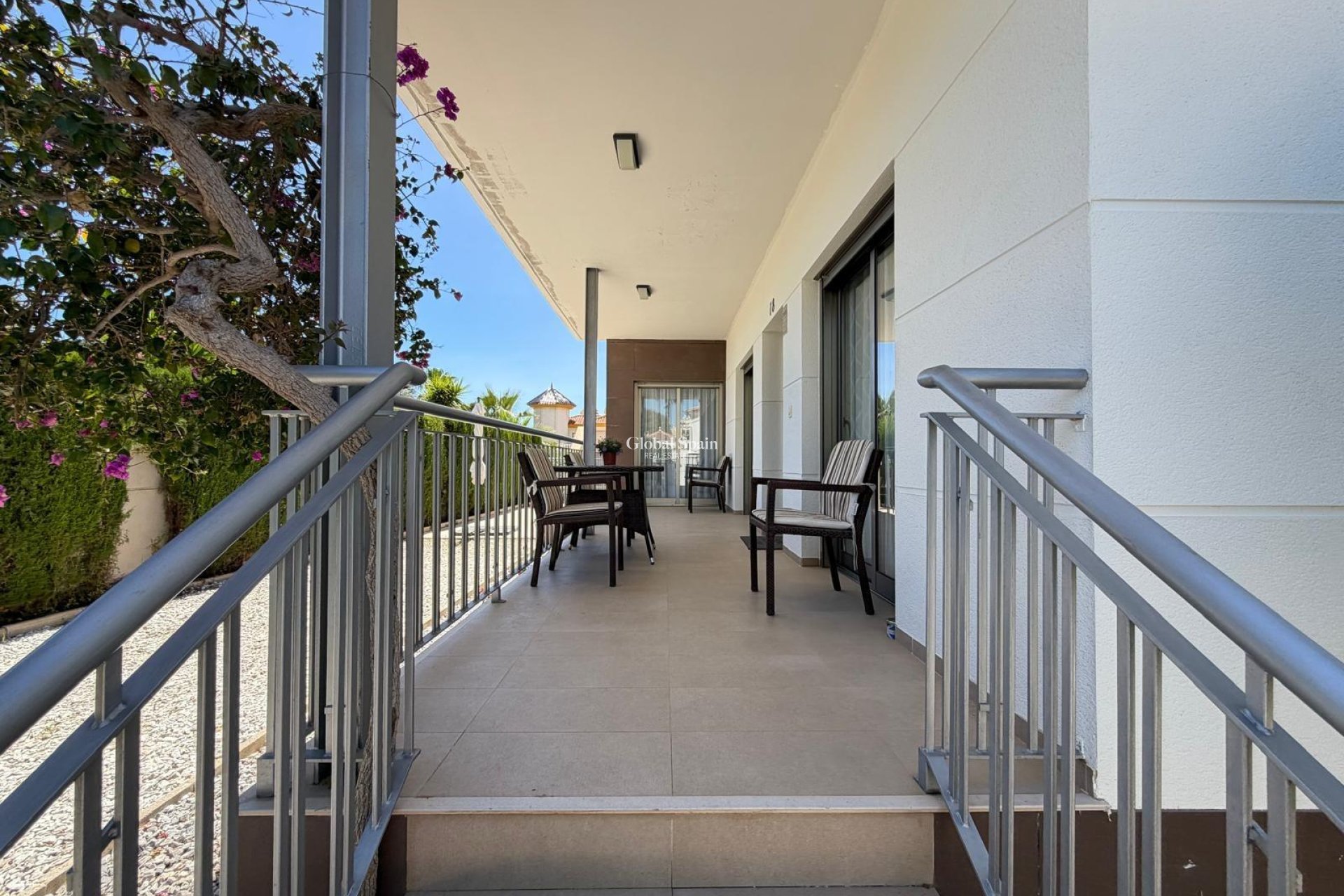 Wederverkoop - VILLA -
CIUDAD QUESADA