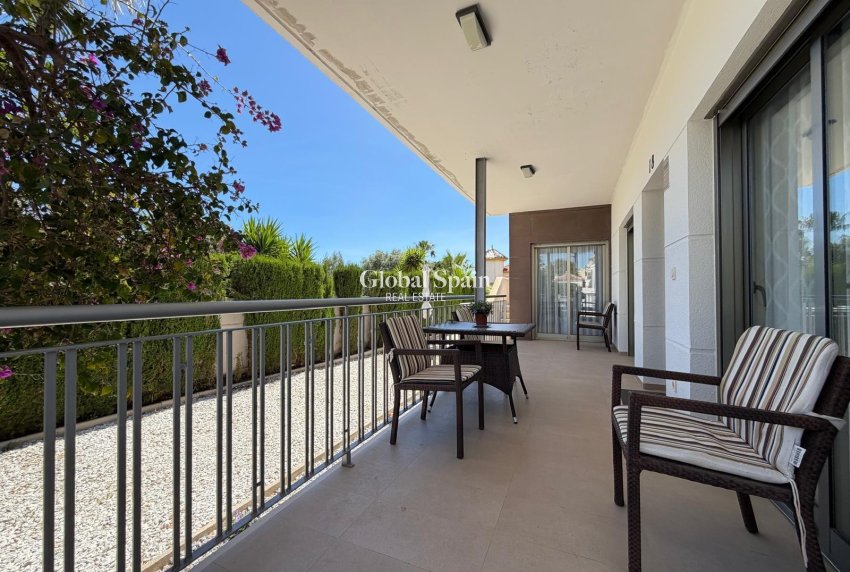 Wederverkoop - VILLA -
CIUDAD QUESADA