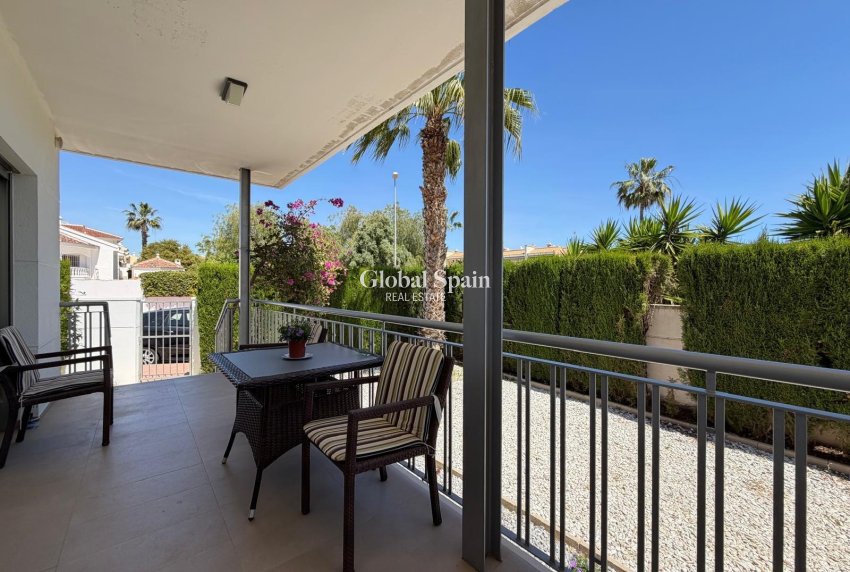 Wederverkoop - VILLA -
CIUDAD QUESADA