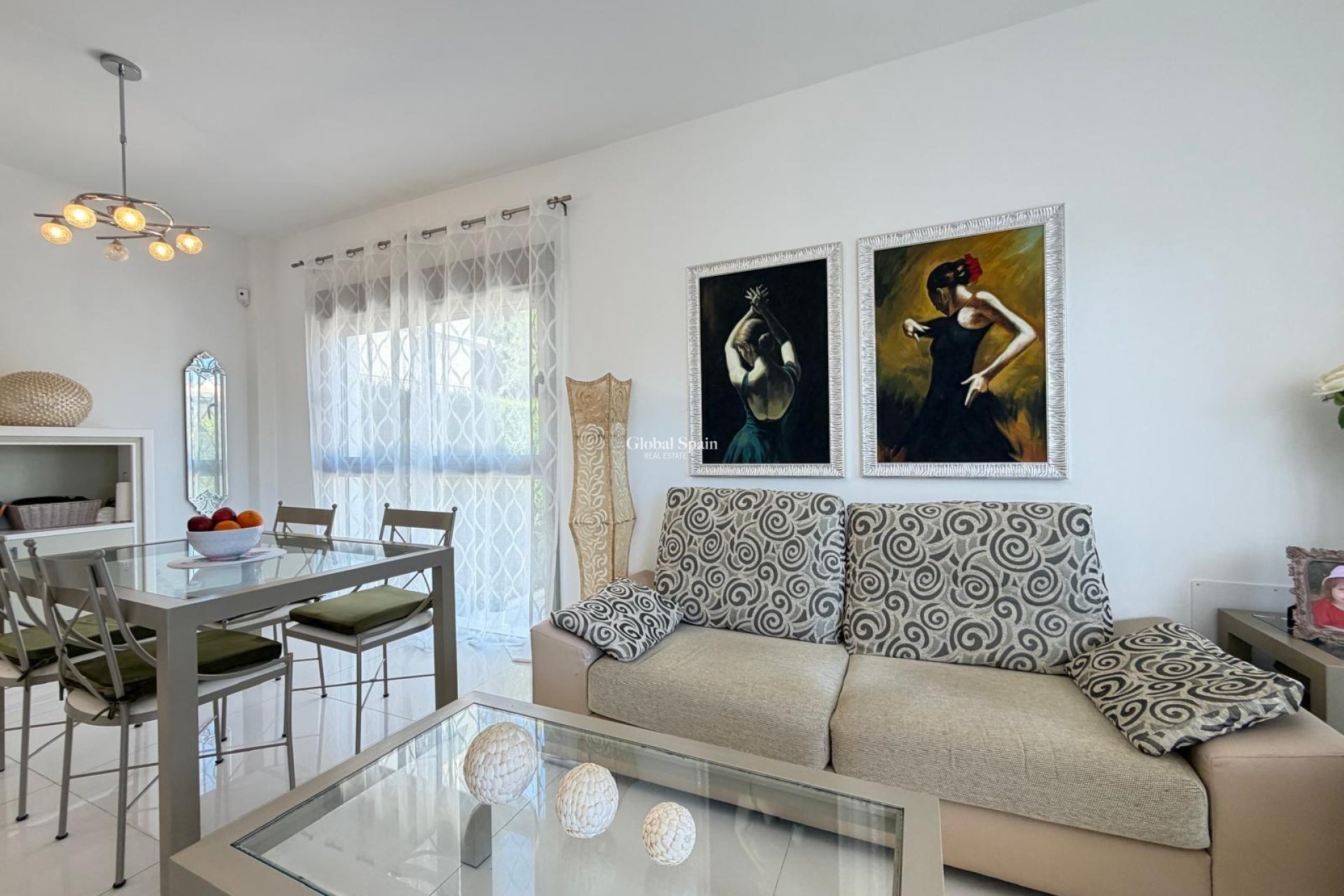 Wederverkoop - VILLA -
CIUDAD QUESADA