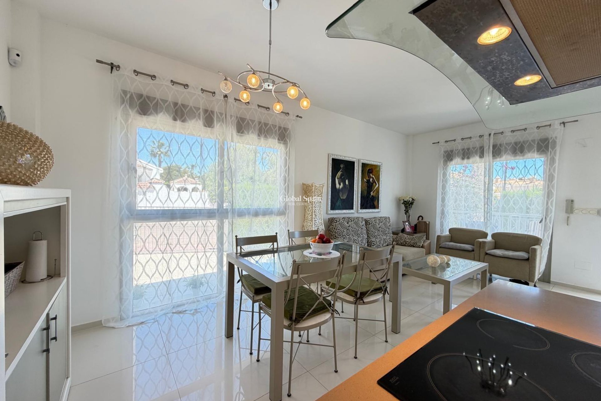 Wederverkoop - VILLA -
CIUDAD QUESADA