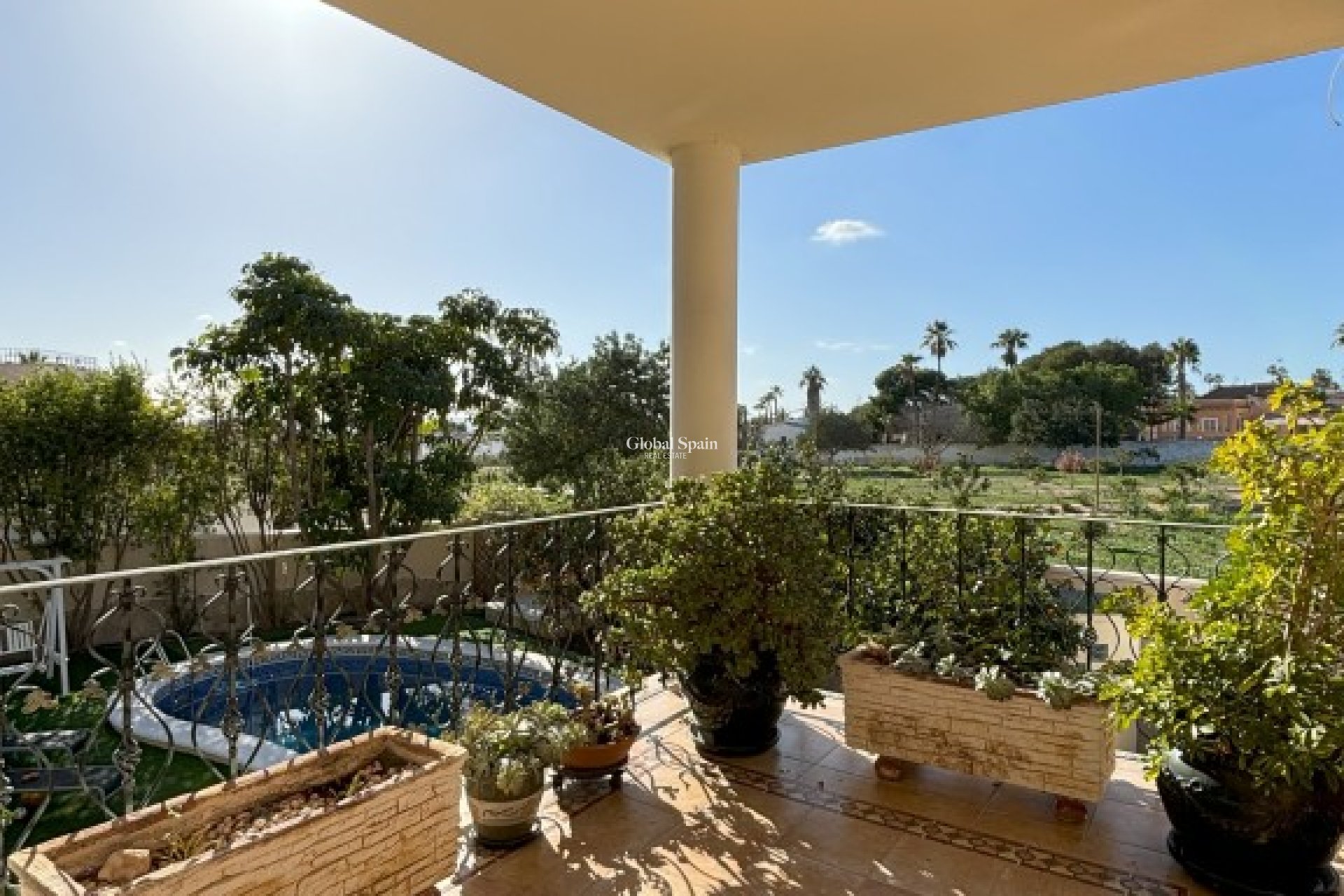 Wederverkoop - VILLA -
CIUDAD QUESADA