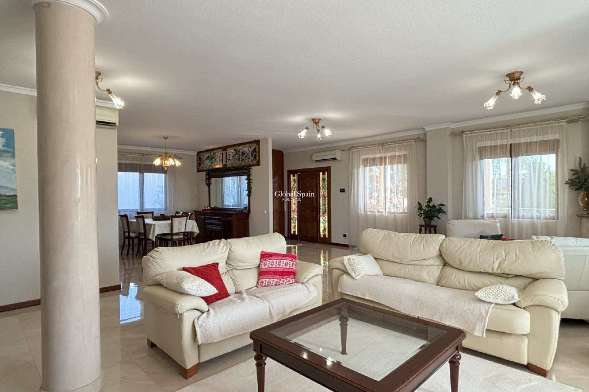 Wederverkoop - VILLA -
CIUDAD QUESADA