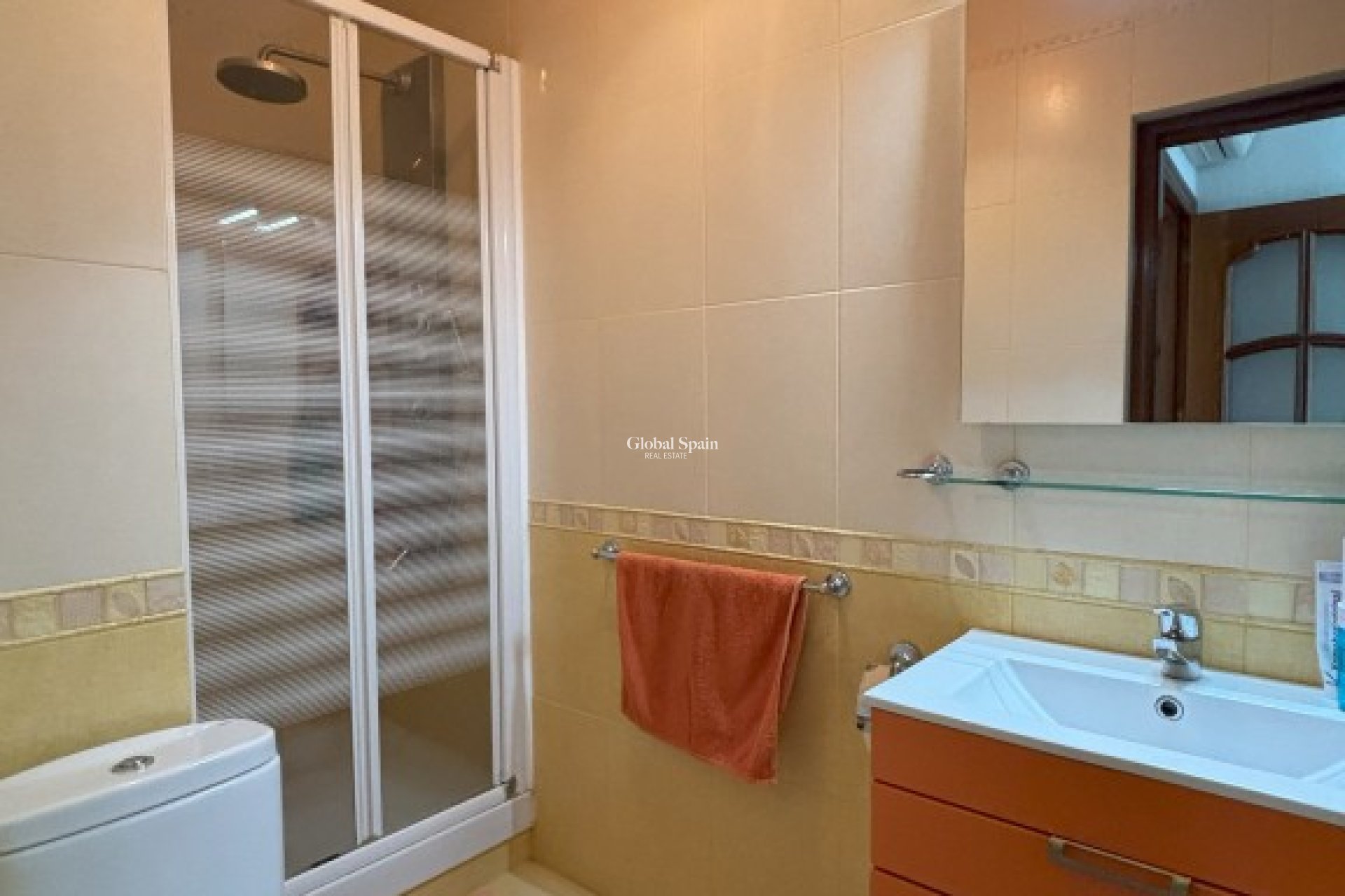 Wederverkoop - VILLA -
CIUDAD QUESADA