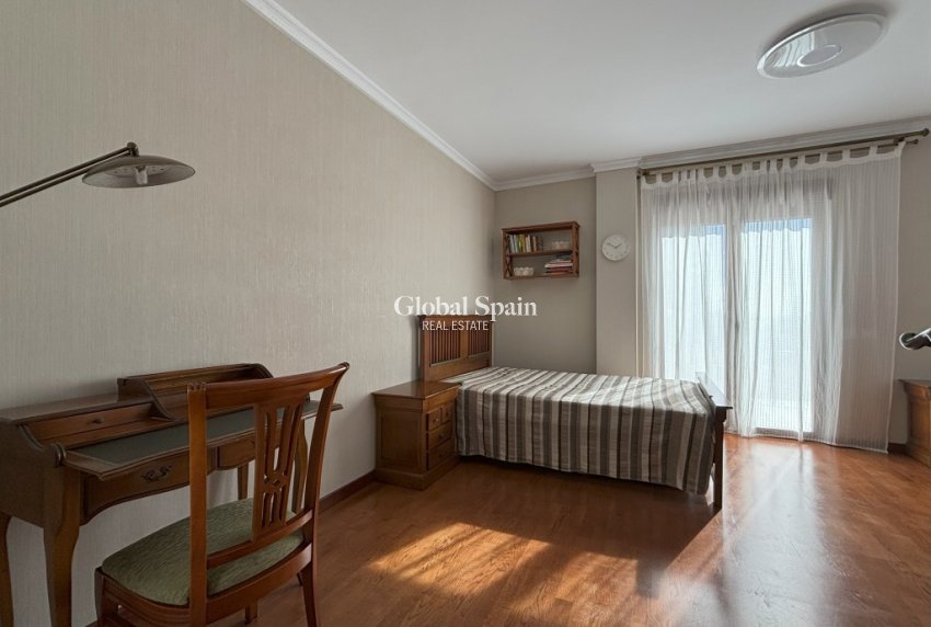 Wederverkoop - VILLA -
CIUDAD QUESADA