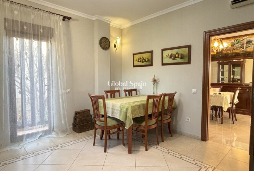 Wederverkoop - VILLA -
CIUDAD QUESADA