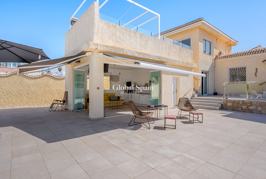 Wederverkoop - VILLA -
CIUDAD QUESADA