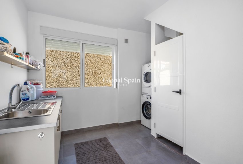 Wederverkoop - VILLA -
CIUDAD QUESADA