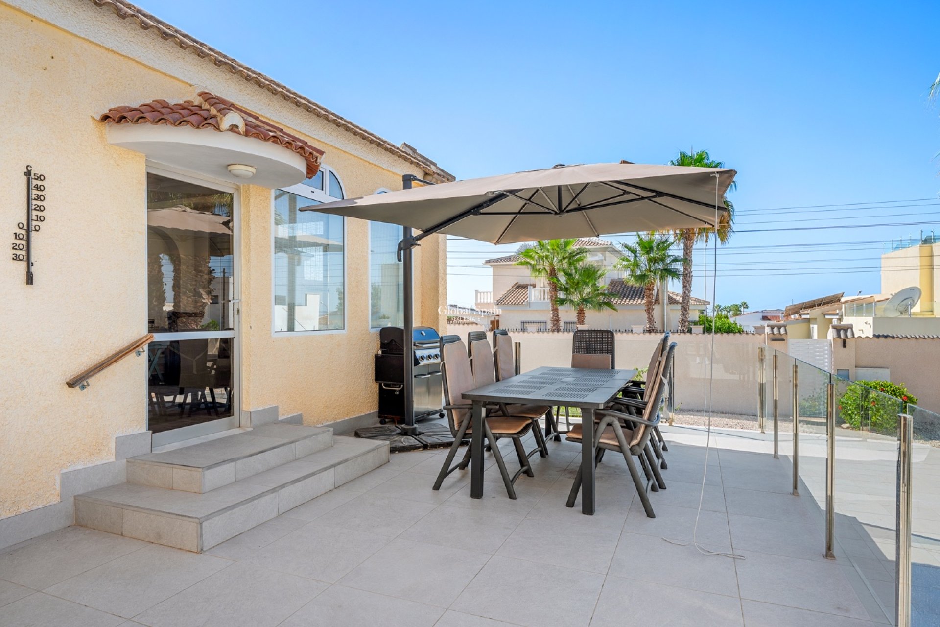 Wederverkoop - VILLA -
CIUDAD QUESADA