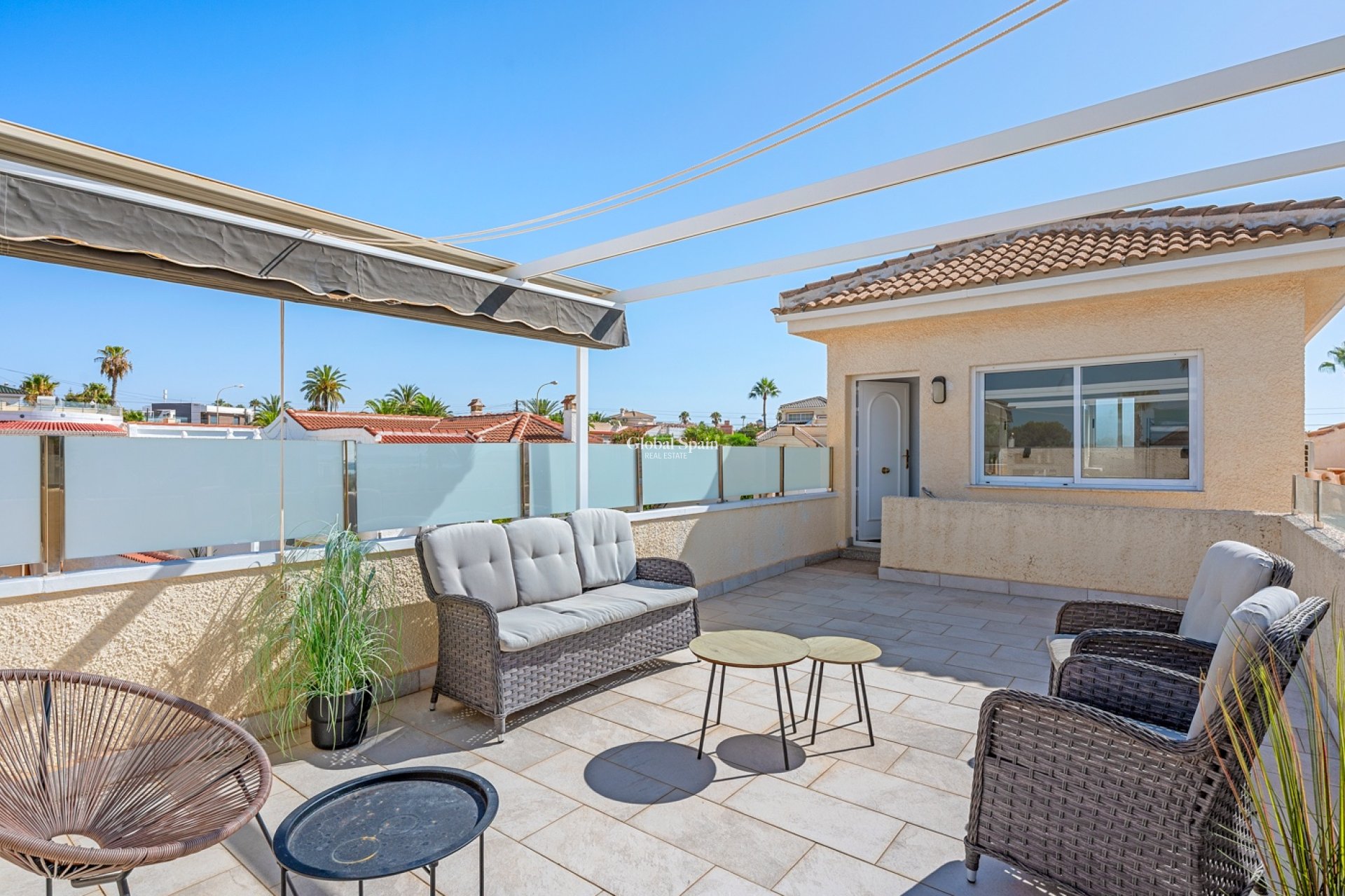 Wederverkoop - VILLA -
CIUDAD QUESADA