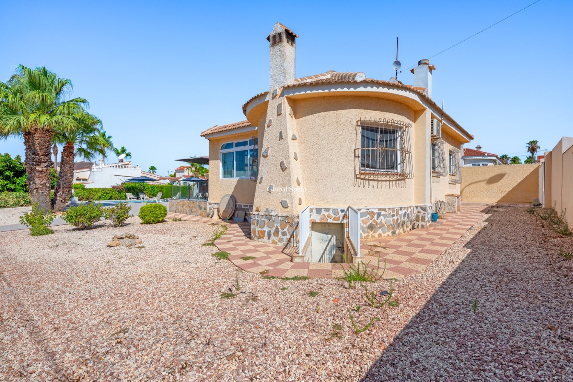Wederverkoop - VILLA -
CIUDAD QUESADA