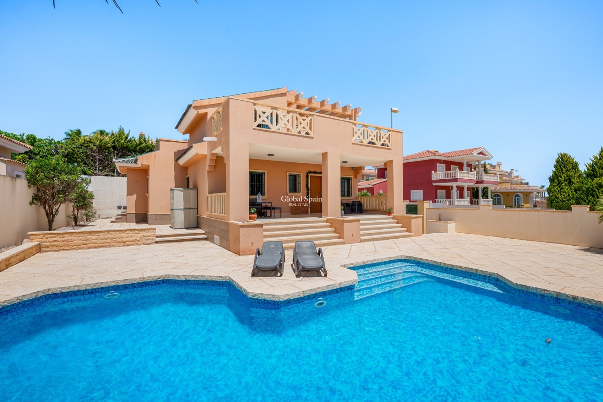 Wederverkoop - VILLA -
CIUDAD QUESADA