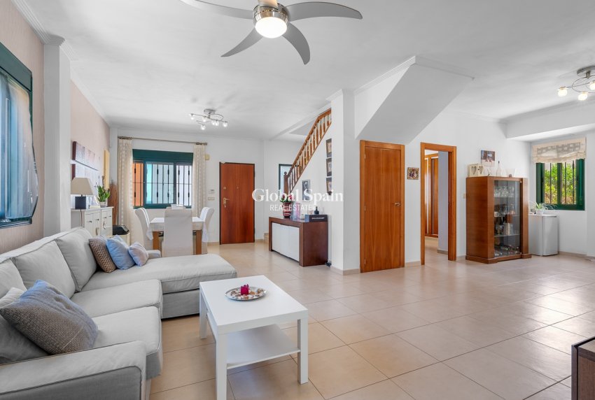 Wederverkoop - VILLA -
CIUDAD QUESADA