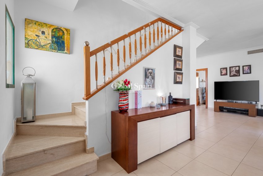 Wederverkoop - VILLA -
CIUDAD QUESADA