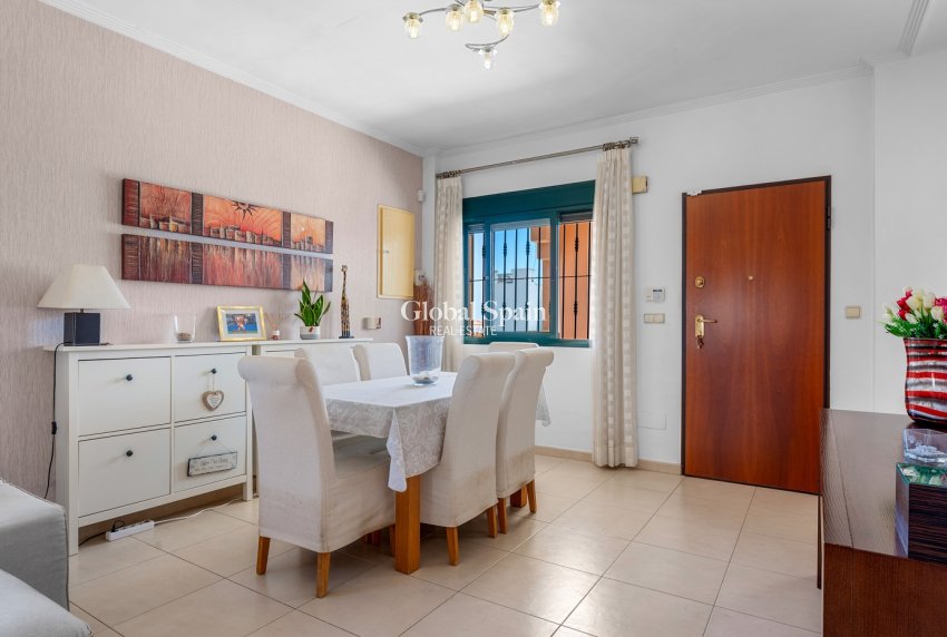 Wederverkoop - VILLA -
CIUDAD QUESADA