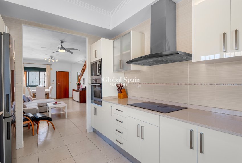 Wederverkoop - VILLA -
CIUDAD QUESADA