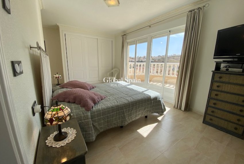 Wederverkoop - VILLA -
CIUDAD QUESADA