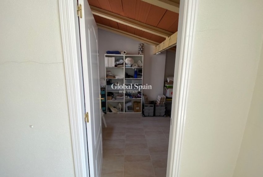 Wederverkoop - VILLA -
CIUDAD QUESADA