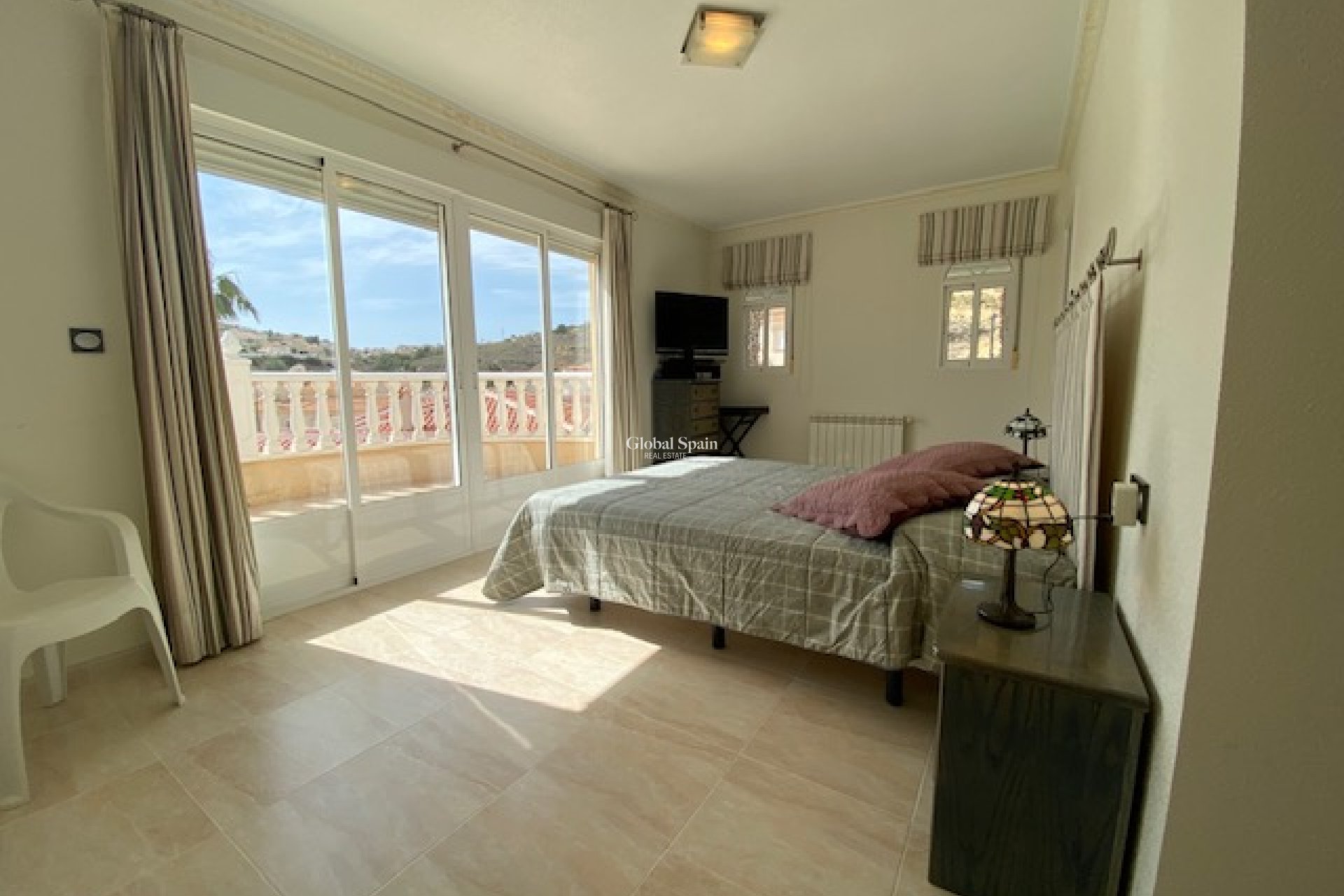 Wederverkoop - VILLA -
CIUDAD QUESADA