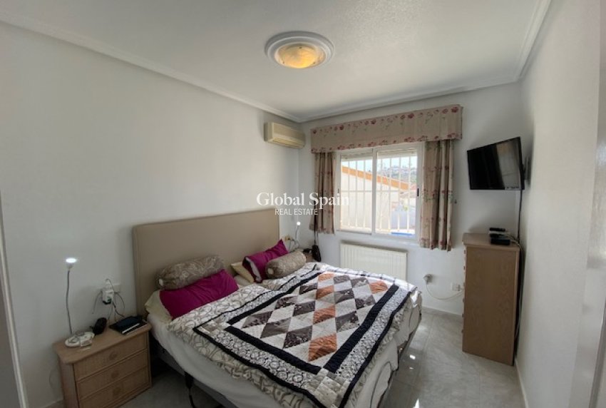 Wederverkoop - VILLA -
CIUDAD QUESADA