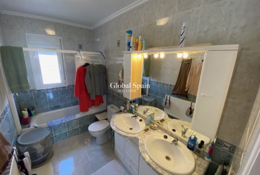 Wederverkoop - VILLA -
CIUDAD QUESADA