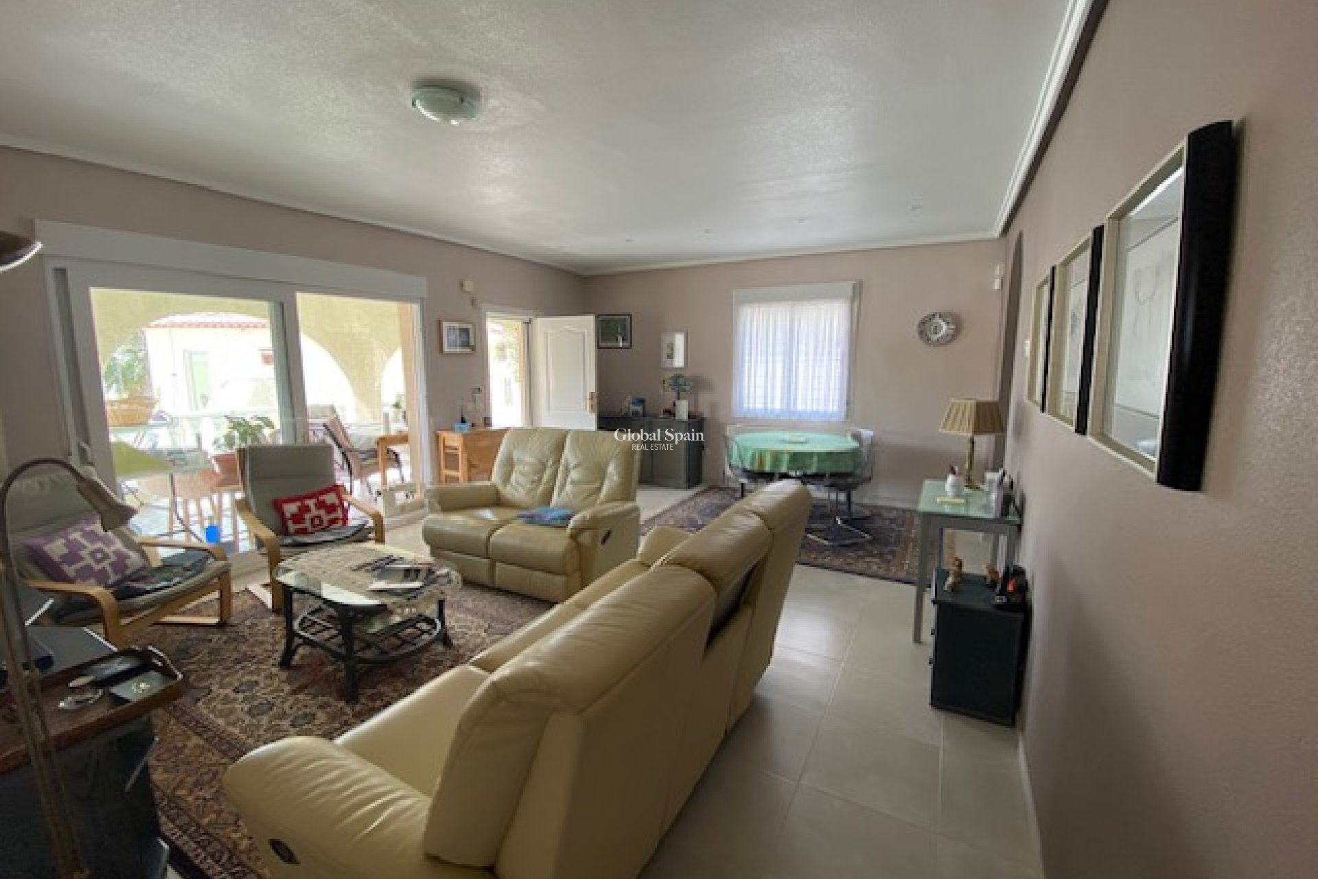 Wederverkoop - VILLA -
CIUDAD QUESADA