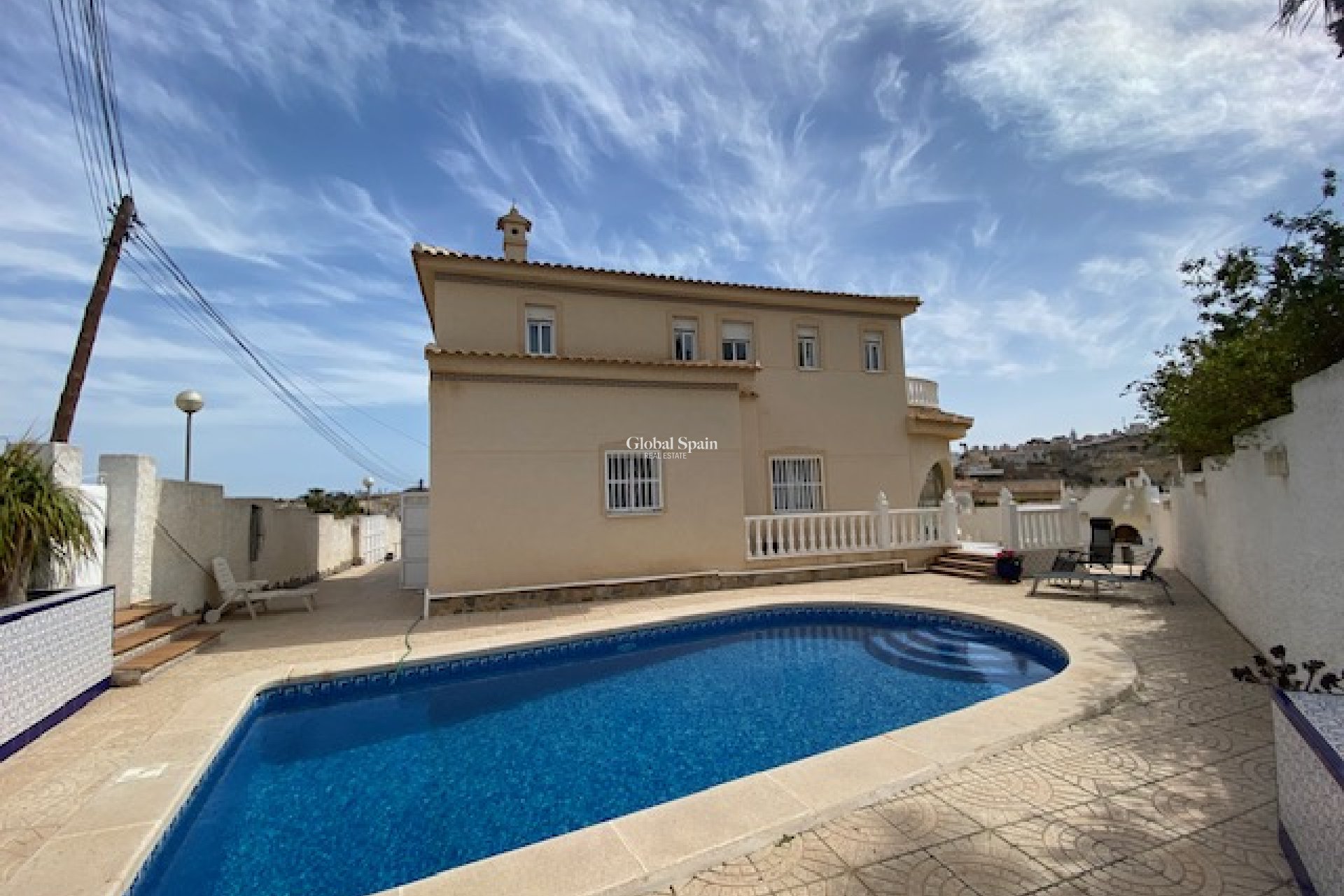 Wederverkoop - VILLA -
CIUDAD QUESADA