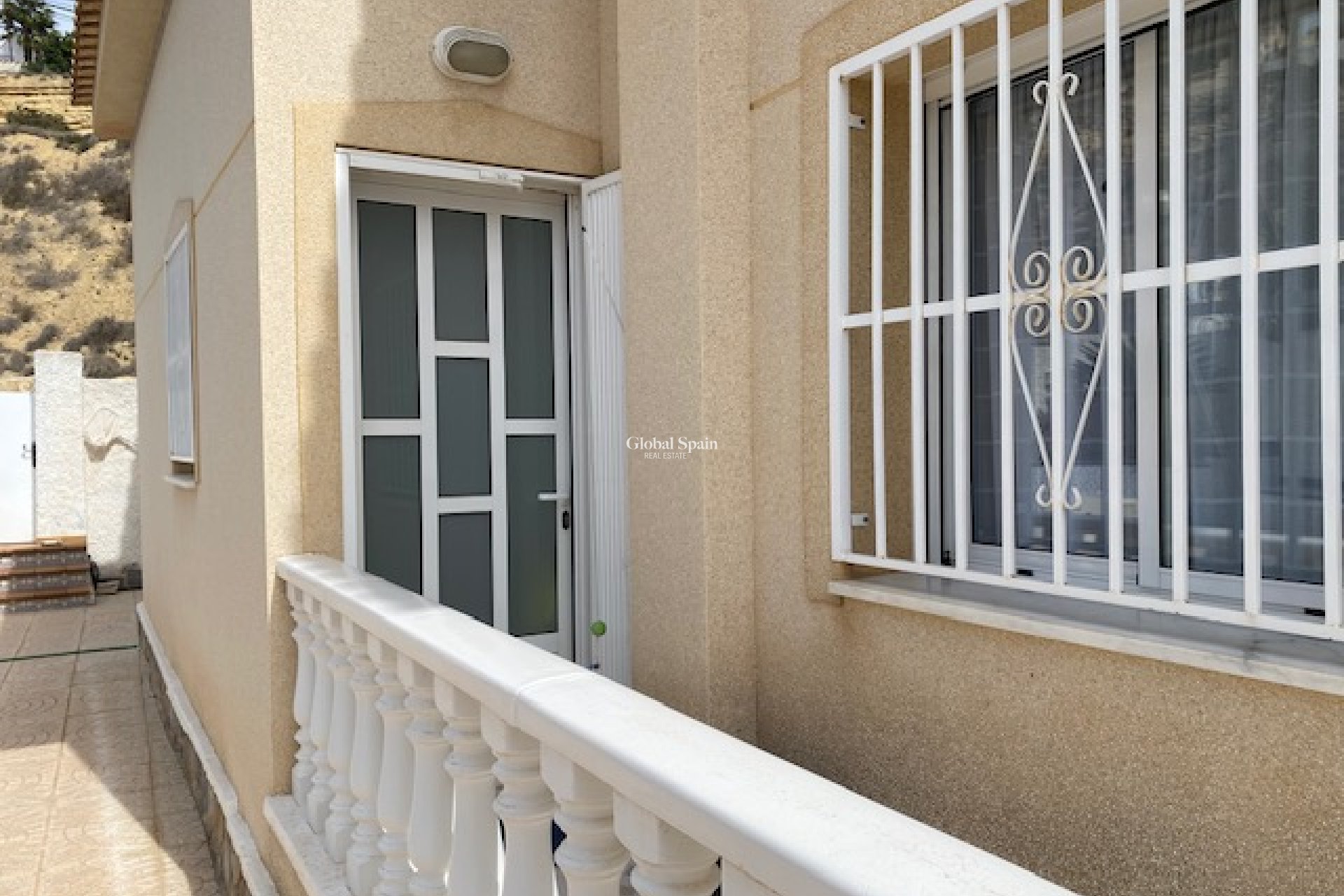 Wederverkoop - VILLA -
CIUDAD QUESADA