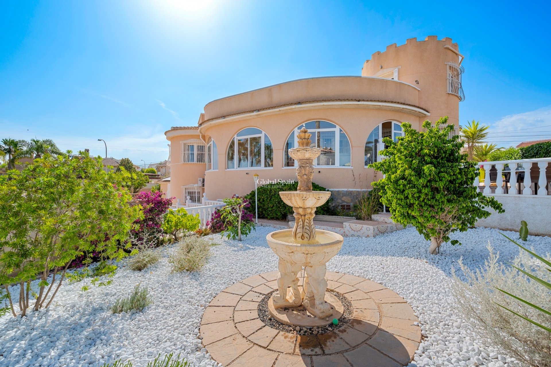 Wederverkoop - Villa -
CIUDAD QUESADA