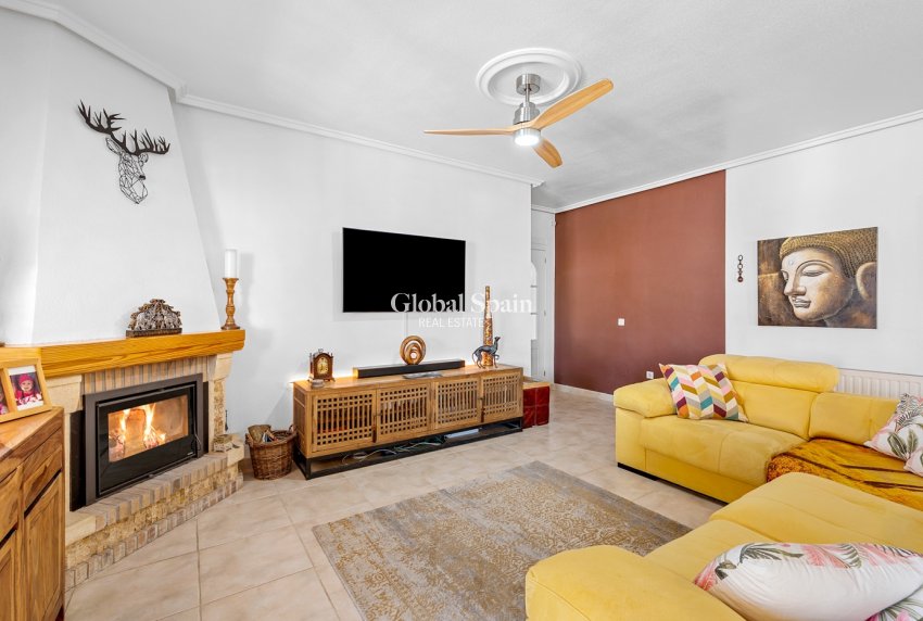 Wederverkoop - Villa -
CIUDAD QUESADA