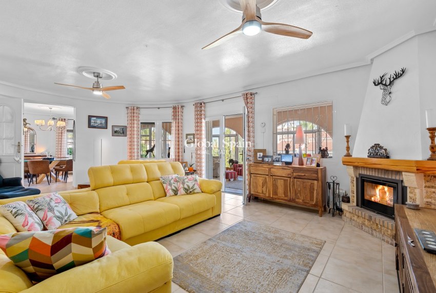 Wederverkoop - Villa -
CIUDAD QUESADA