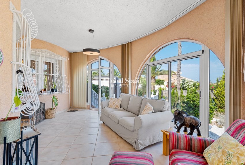 Wederverkoop - Villa -
CIUDAD QUESADA