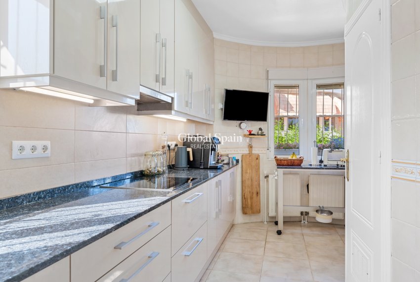 Wederverkoop - Villa -
CIUDAD QUESADA