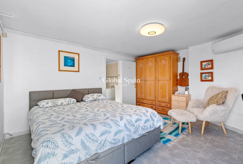 Wederverkoop - Villa -
CIUDAD QUESADA