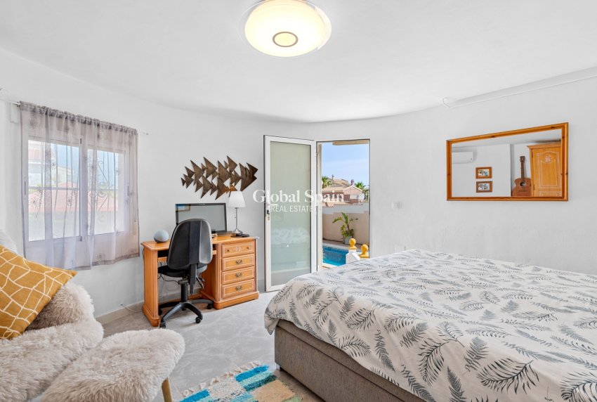 Wederverkoop - Villa -
CIUDAD QUESADA