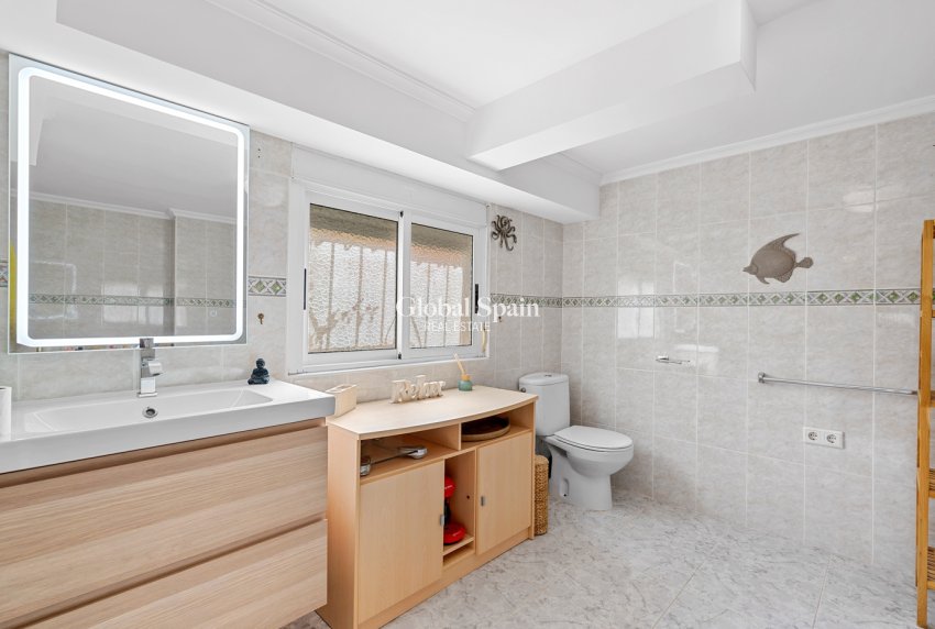 Wederverkoop - Villa -
CIUDAD QUESADA