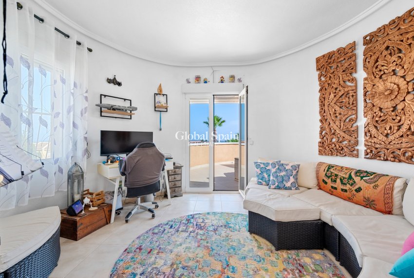 Wederverkoop - Villa -
CIUDAD QUESADA