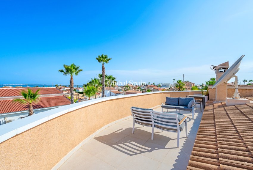 Wederverkoop - Villa -
CIUDAD QUESADA