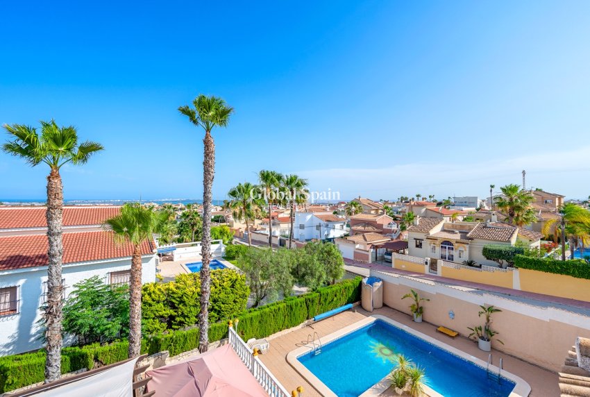 Wederverkoop - Villa -
CIUDAD QUESADA