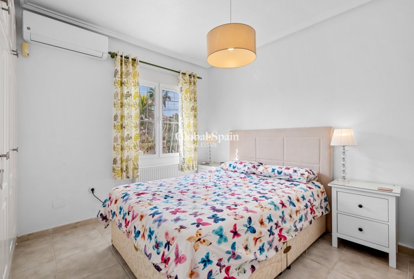 Wederverkoop - Villa -
CIUDAD QUESADA