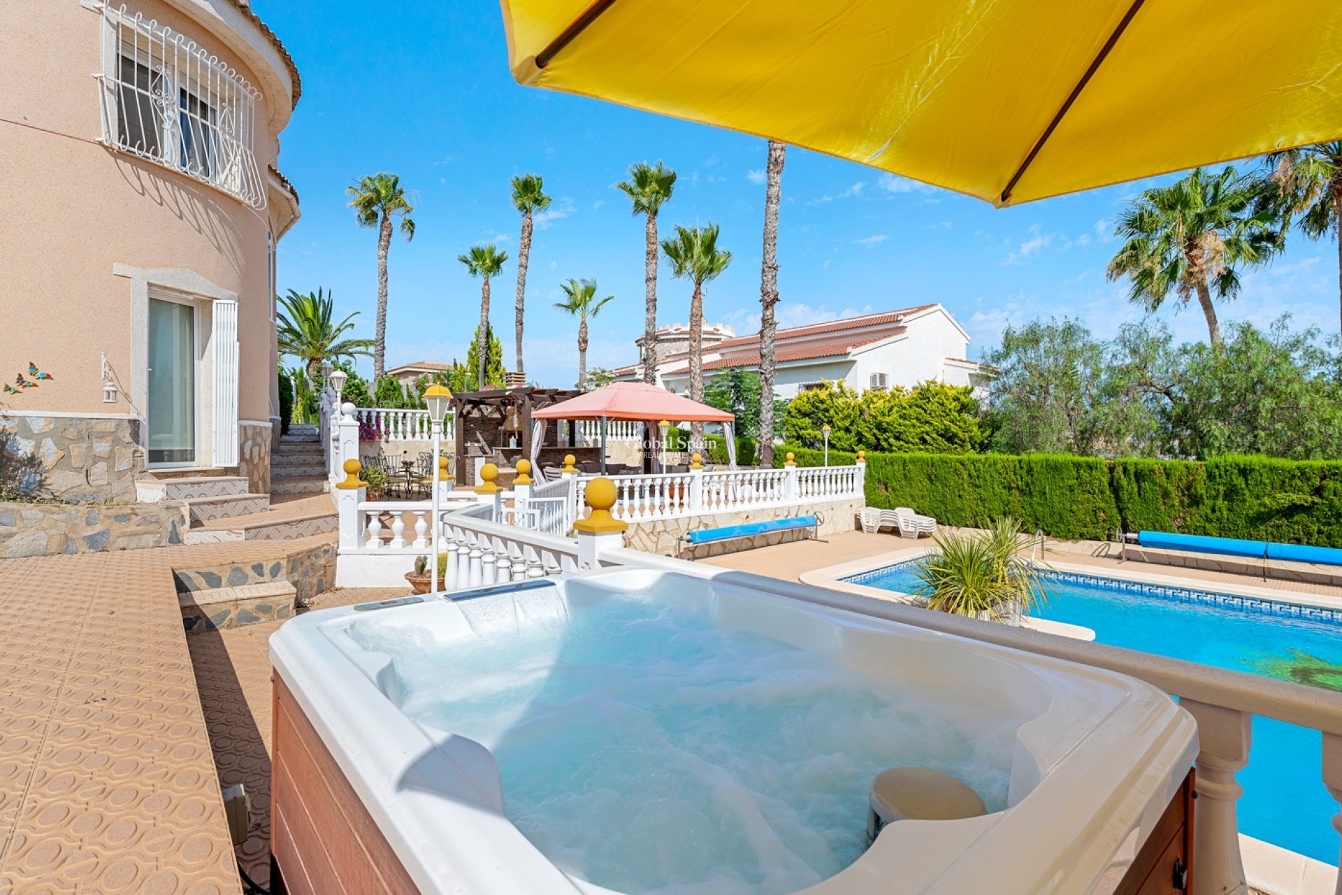 Wederverkoop - Villa -
CIUDAD QUESADA