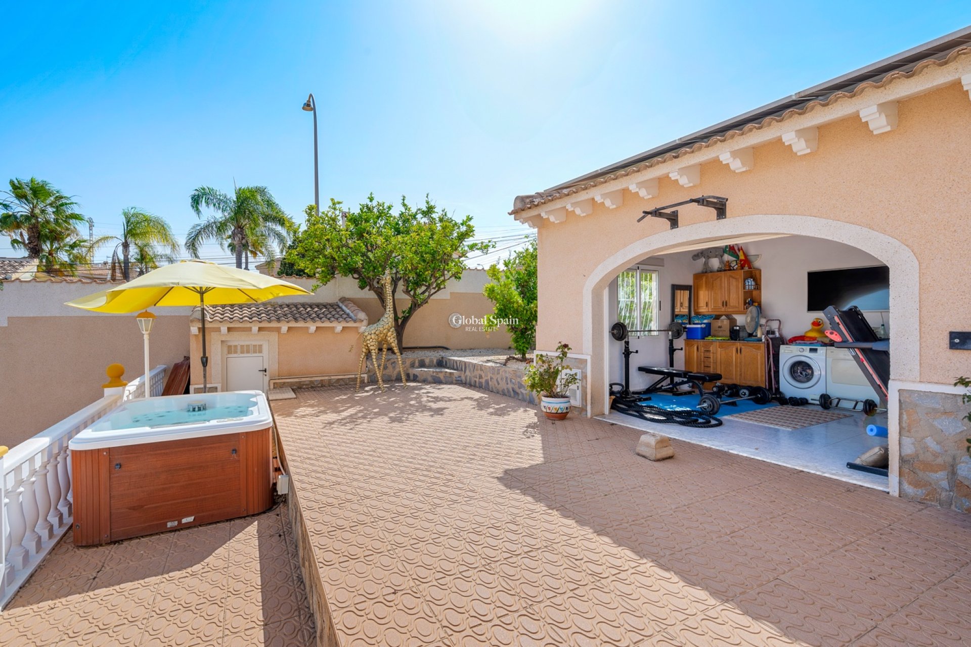 Wederverkoop - Villa -
CIUDAD QUESADA