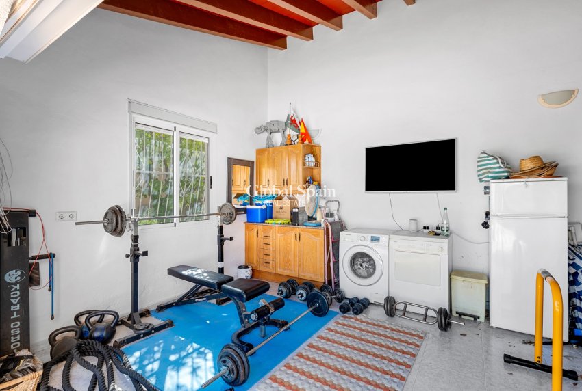 Wederverkoop - Villa -
CIUDAD QUESADA