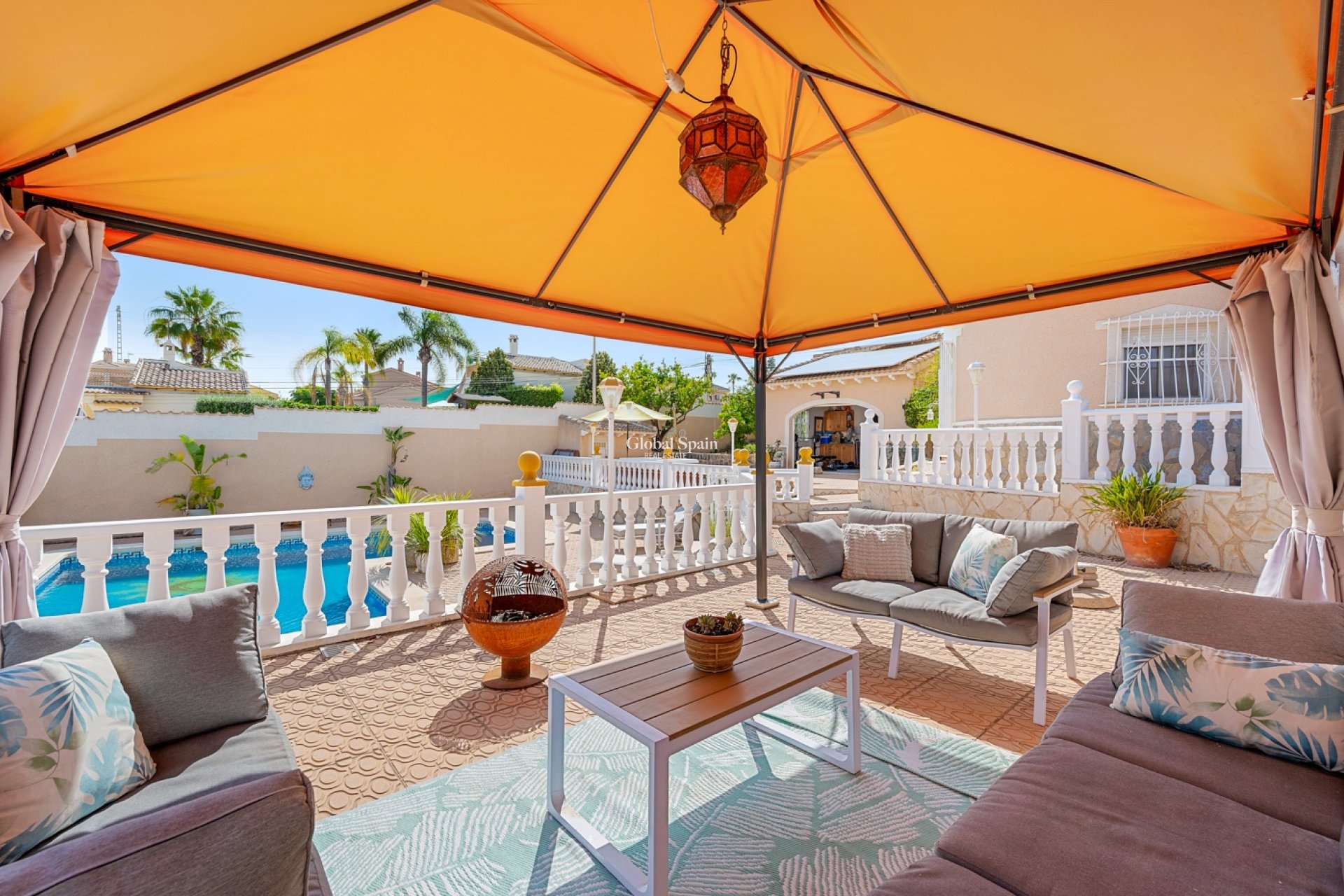 Wederverkoop - Villa -
CIUDAD QUESADA